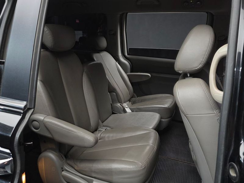 2012 Kia Carnival Grand GLX Luxury photo 11