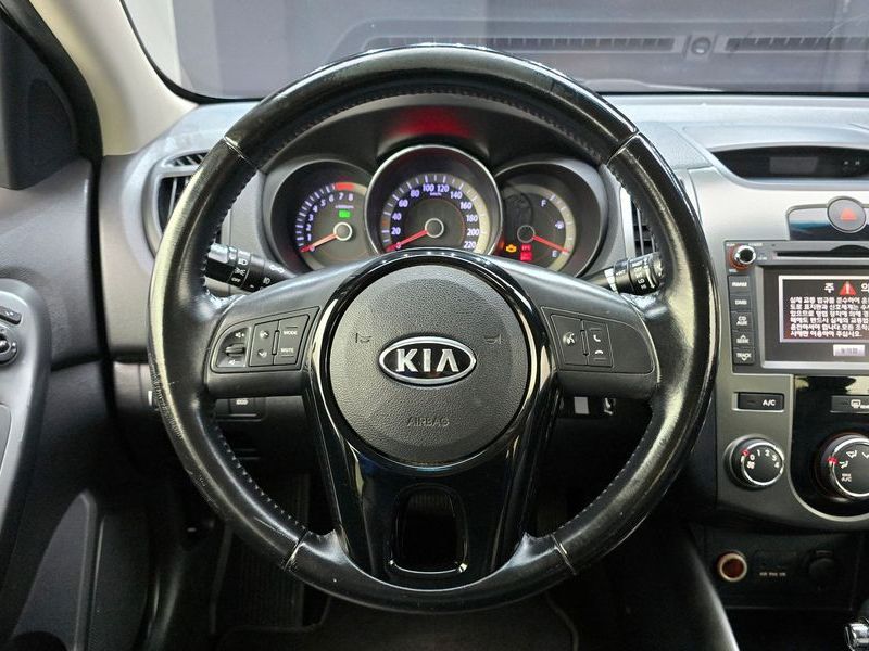 2013 Kia 포르테 1.6 GDI Luxury Standard photo 14
