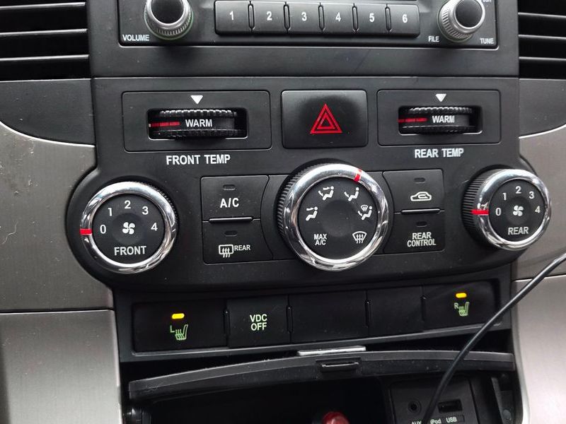2014 Kia Carnival Grand GLX Deluxe photo 15