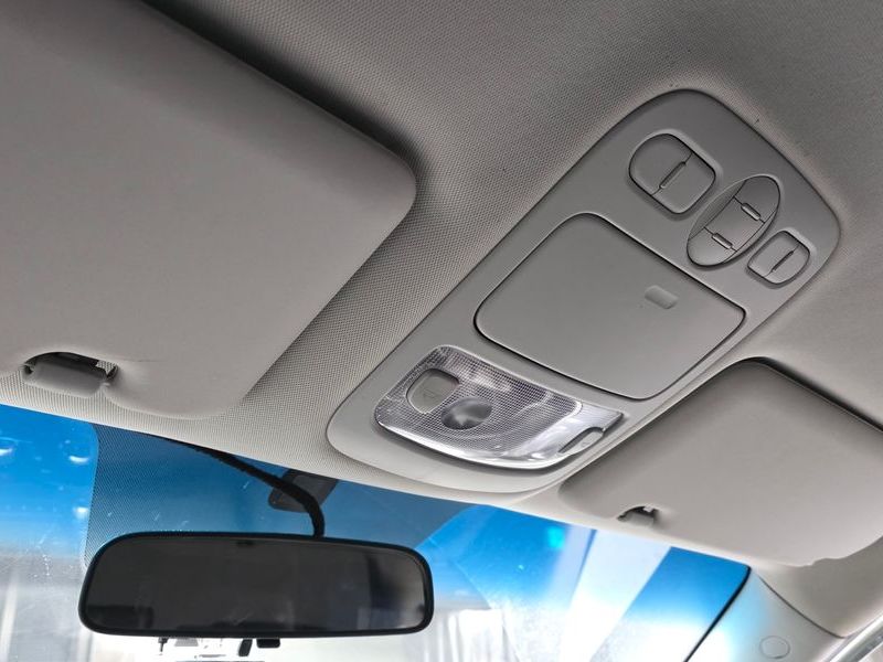 2014 Kia Carnival Grand GLX Deluxe photo 18