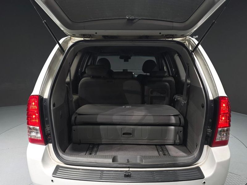 2014 Kia Carnival Grand GLX Deluxe photo 20
