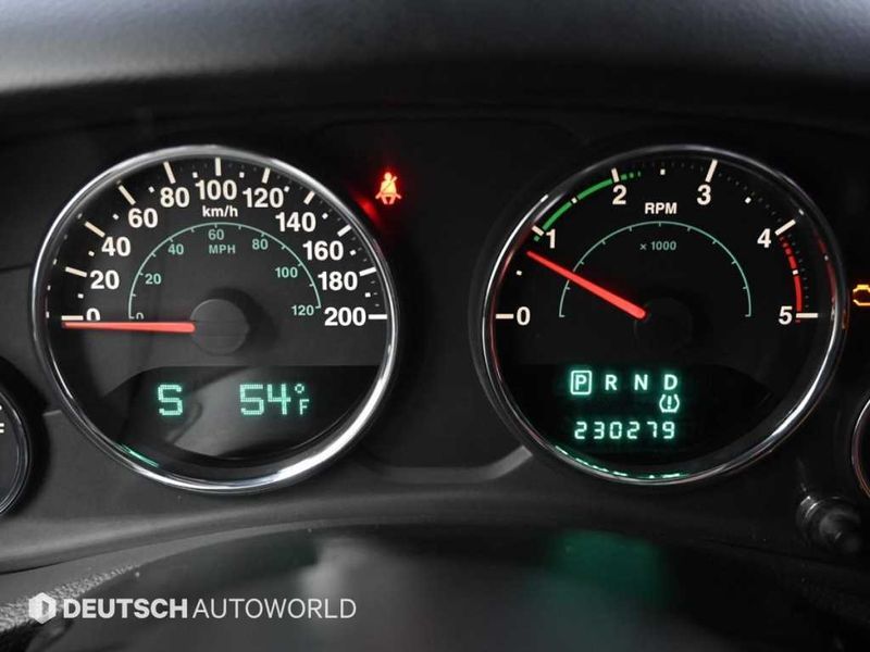 2012 Jeep Wrangler 2.8 Diesel Sahara 2Door photo 8