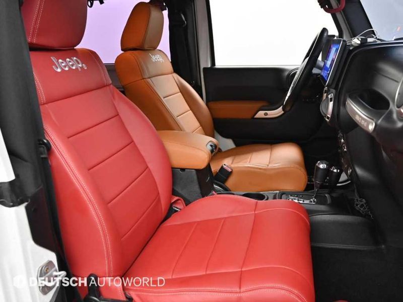 2012 Jeep Wrangler 2.8 Diesel Sahara 2Door photo 10