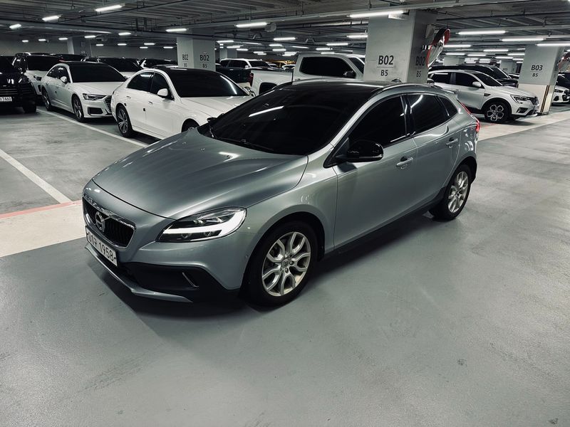 2018 Volvo V40 크로스컨트리 D3 photo 1