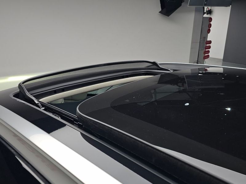 2025 Volvo XC40 B4 Ultra Bright photo 16