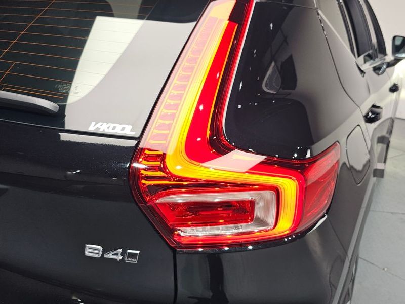 2025 Volvo XC40 B4 Ultra Bright photo 23
