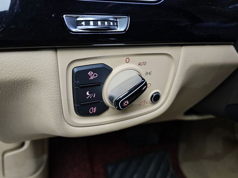 2012 Audi A8 4.2 FSI Quattro LWB D4 photo 12