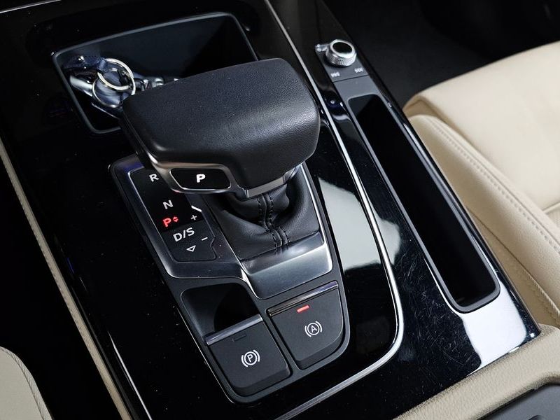 2022 Audi Q5 45 TFSI Quattro Premium photo 9