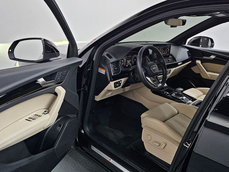 2022 Audi Q5 45 TFSI Quattro Premium photo 10