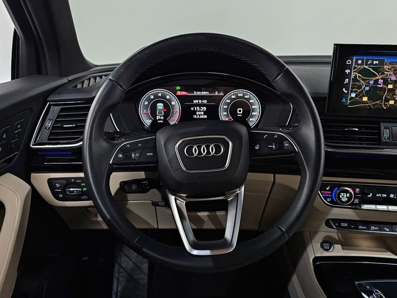 2022 Audi Q5 45 TFSI Quattro Premium photo 12