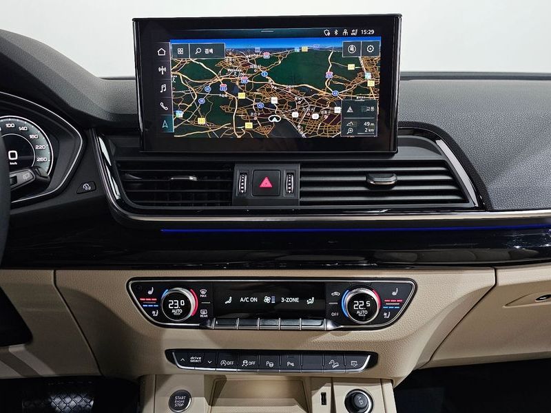 2022 Audi Q5 45 TFSI Quattro Premium photo 13