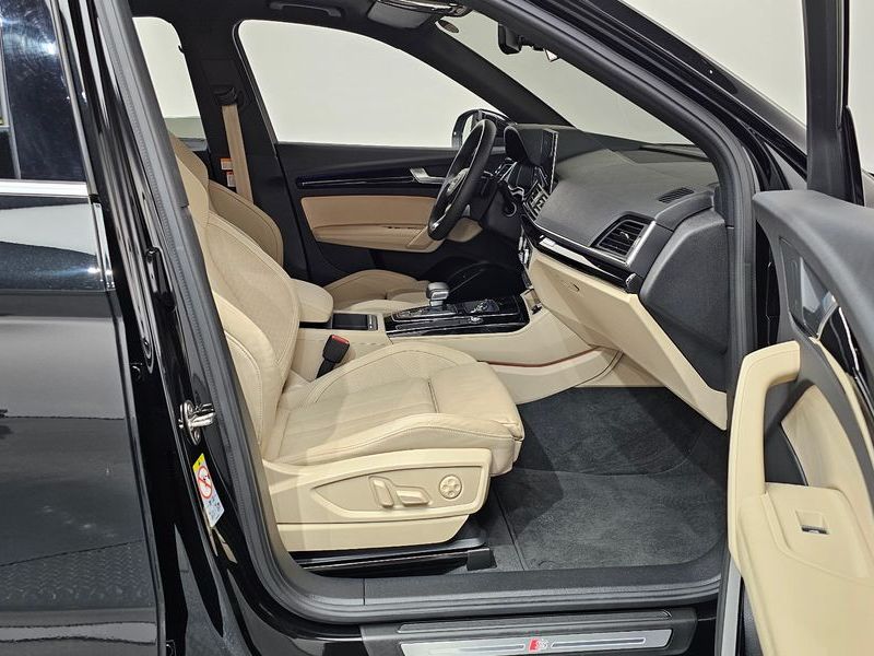 2022 Audi Q5 45 TFSI Quattro Premium photo 26