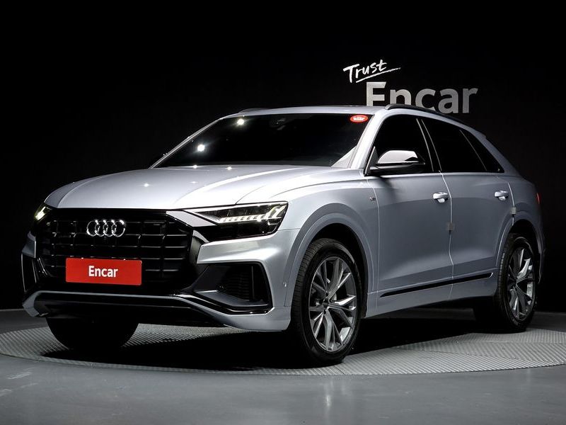 2022 Audi Q8 55 TFSI Quattro Premium photo 1