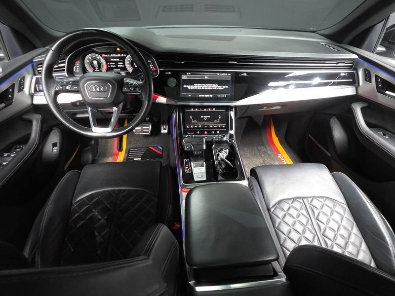 2022 Audi Q8 55 TFSI Quattro Premium photo 7