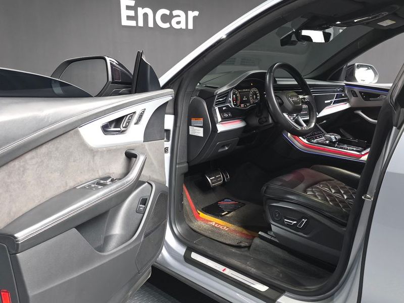 2022 Audi Q8 55 TFSI Quattro Premium photo 10