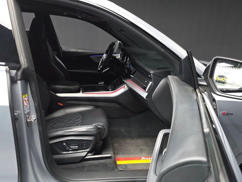 2022 Audi Q8 55 TFSI Quattro Premium photo 11