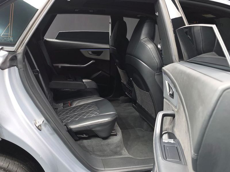 2022 Audi Q8 55 TFSI Quattro Premium photo 12
