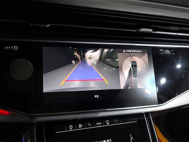 2022 Audi Q8 55 TFSI Quattro Premium photo 15