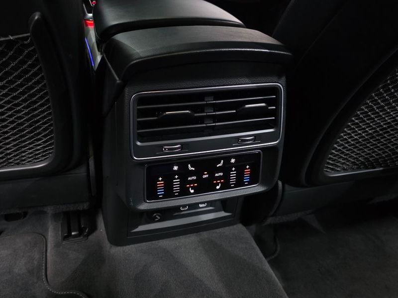 2022 Audi Q8 55 TFSI Quattro Premium photo 18