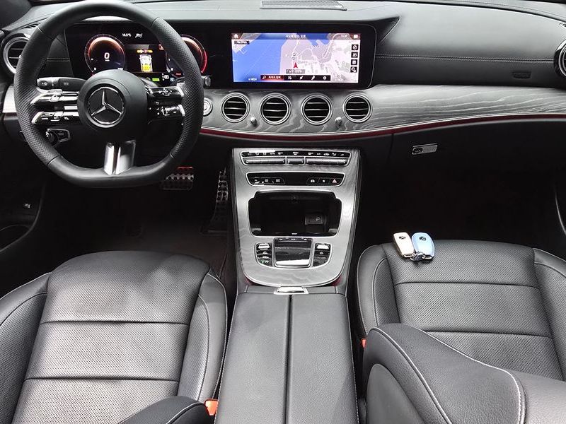 2022 Mercedes-Benz E-Class E350 4MATIC AMG Line photo 7