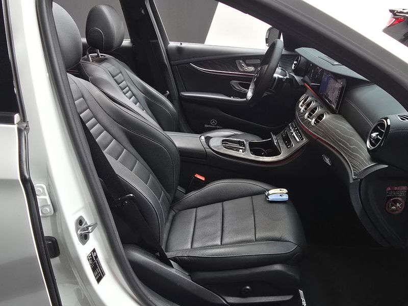 2022 Mercedes-Benz E-Class E350 4MATIC AMG Line photo 10
