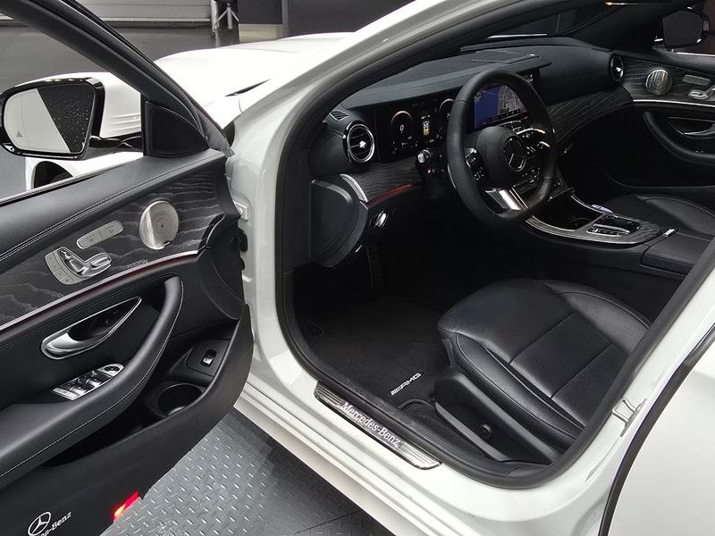 2022 Mercedes-Benz E-Class E350 4MATIC AMG Line photo 11