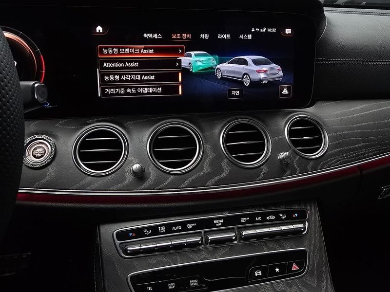 2022 Mercedes-Benz E-Class E350 4MATIC AMG Line photo 14