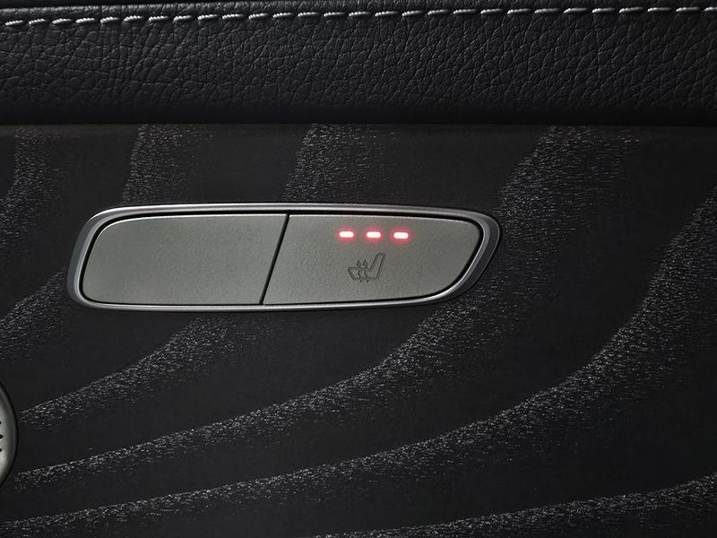 2022 Mercedes-Benz E-Class E350 4MATIC AMG Line photo 18
