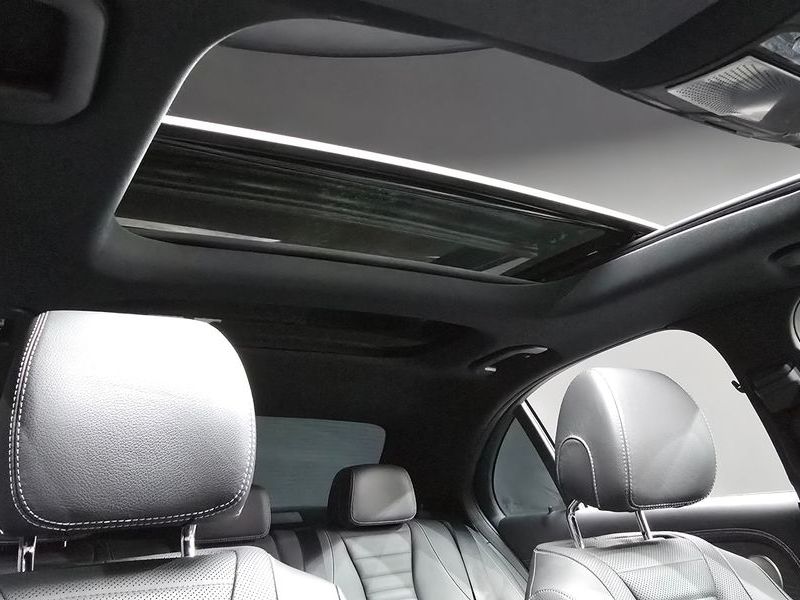 2022 Mercedes-Benz E-Class E350 4MATIC AMG Line photo 19