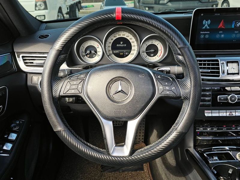2014 Mercedes-Benz E-Class E220 CDI Avantgarde photo 13