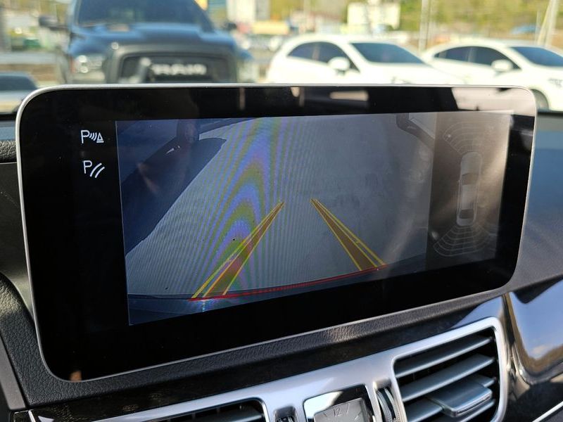 2014 Mercedes-Benz E-Class E220 CDI Avantgarde photo 15