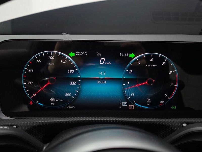 2021 Mercedes-Benz A-Class CLA250 4MATIC photo 8