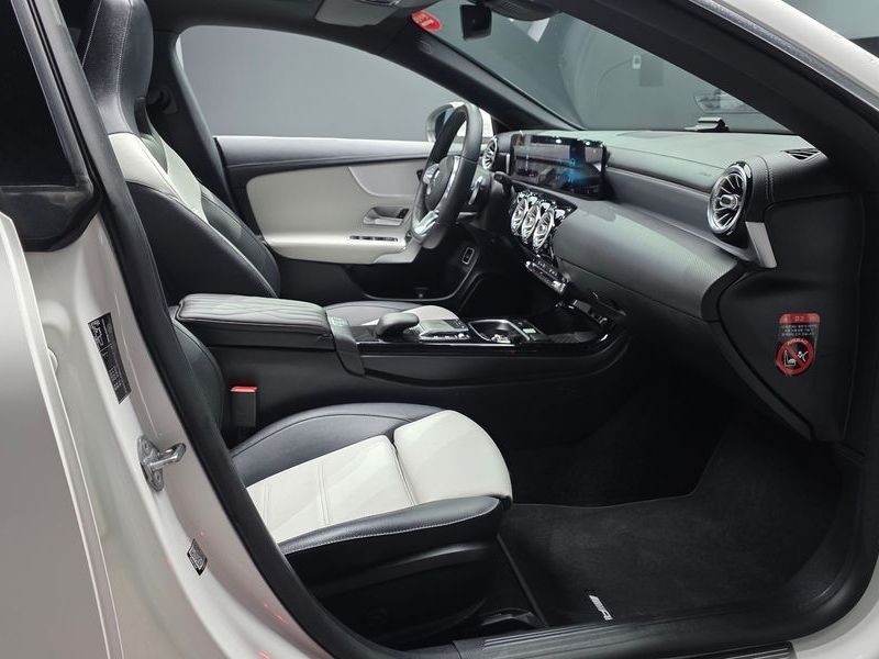 2021 Mercedes-Benz A-Class CLA250 4MATIC photo 10