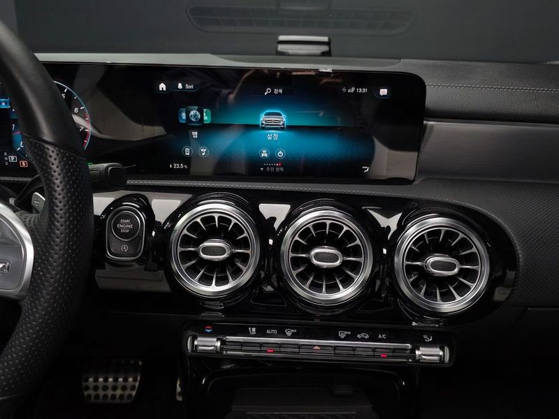 2021 Mercedes-Benz A-Class CLA250 4MATIC photo 14