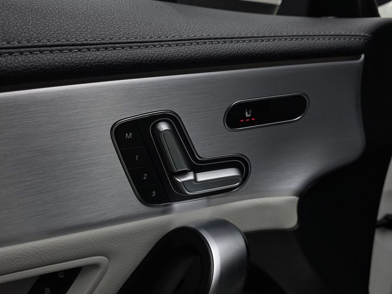 2021 Mercedes-Benz A-Class CLA250 4MATIC photo 18