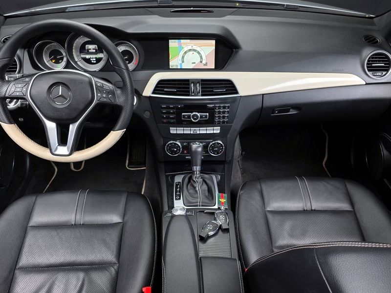 2013 Mercedes-Benz C-Class C200 CGI Avantgarde Style Package photo 7