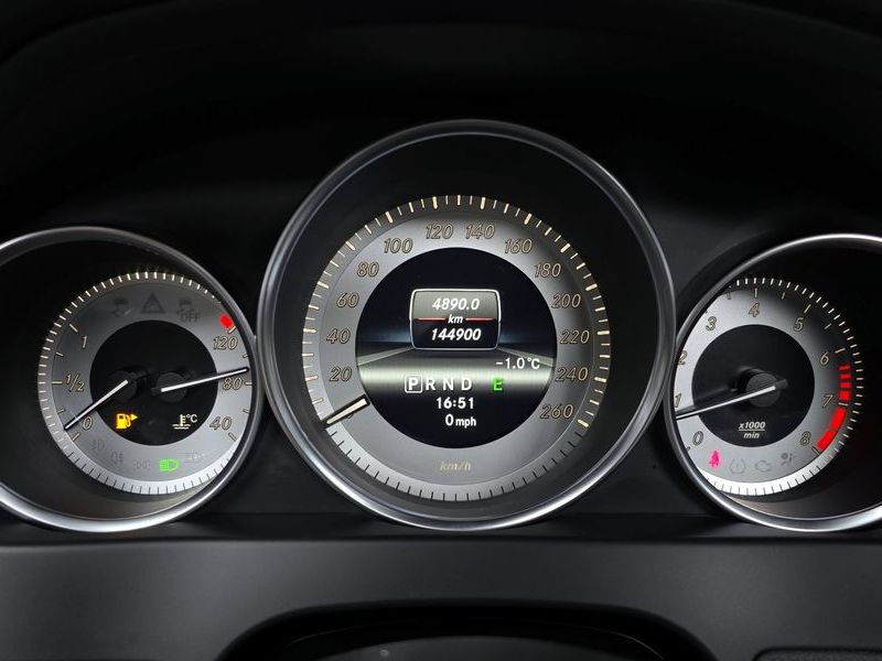 2013 Mercedes-Benz C-Class C200 CGI Avantgarde Style Package photo 8