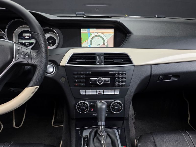 2013 Mercedes-Benz C-Class C200 CGI Avantgarde Style Package photo 14