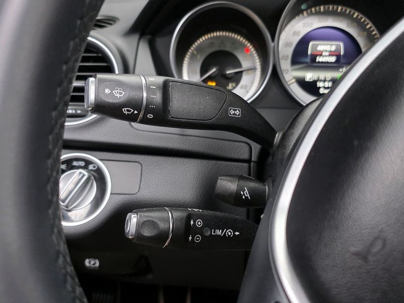 2013 Mercedes-Benz C-Class C200 CGI Avantgarde Style Package photo 17