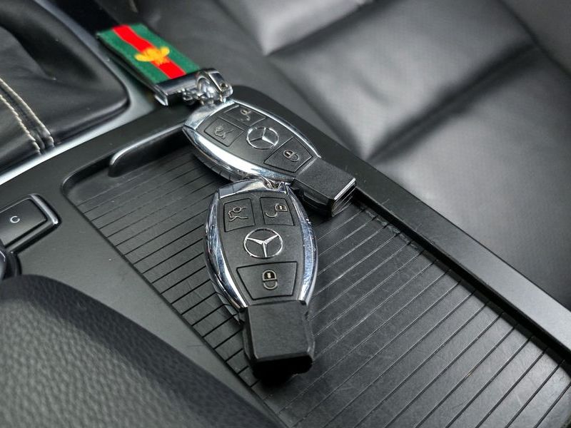 2013 Mercedes-Benz C-Class C200 CGI Avantgarde Style Package photo 18