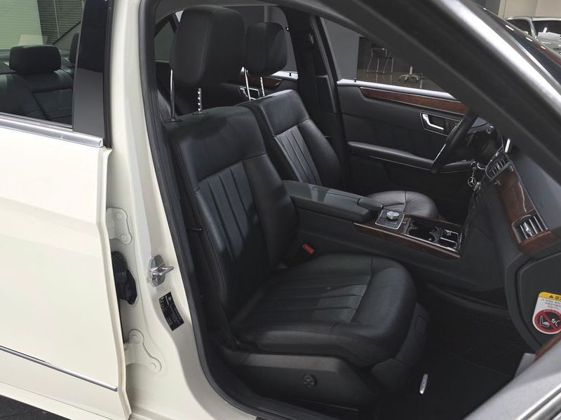 2012 Mercedes-Benz E-Class E300 Elegance photo 10