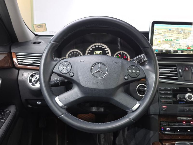 2012 Mercedes-Benz E-Class E300 Elegance photo 14