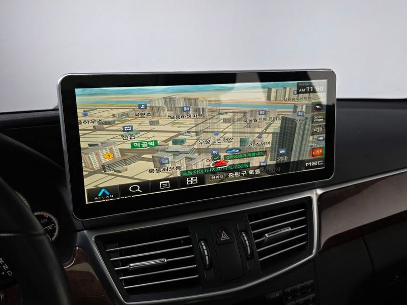 2012 Mercedes-Benz E-Class E300 Elegance photo 15