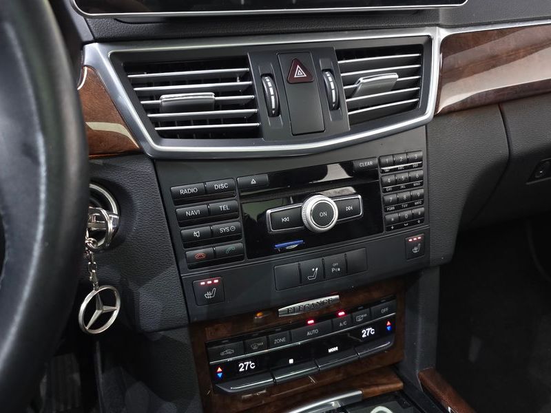 2012 Mercedes-Benz E-Class E300 Elegance photo 17