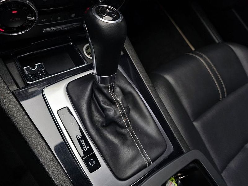 2013 Mercedes-Benz C-Class C200 CGI Avantgarde Style Package photo 9
