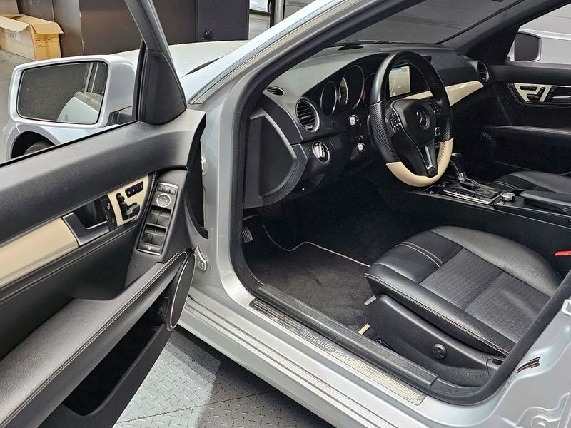 2013 Mercedes-Benz C-Class C200 CGI Avantgarde Style Package photo 10