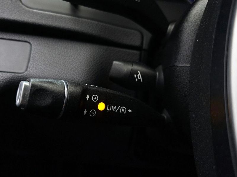 2013 Mercedes-Benz C-Class C200 CGI Avantgarde Style Package photo 13