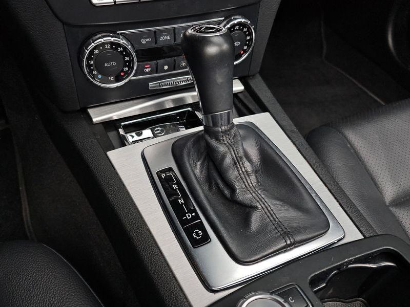 2012 Mercedes-Benz C-Class C200 CGI AVANTGARDE photo 9