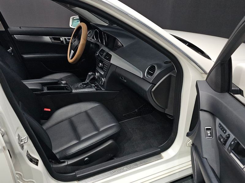 2012 Mercedes-Benz C-Class C200 CGI AVANTGARDE photo 10