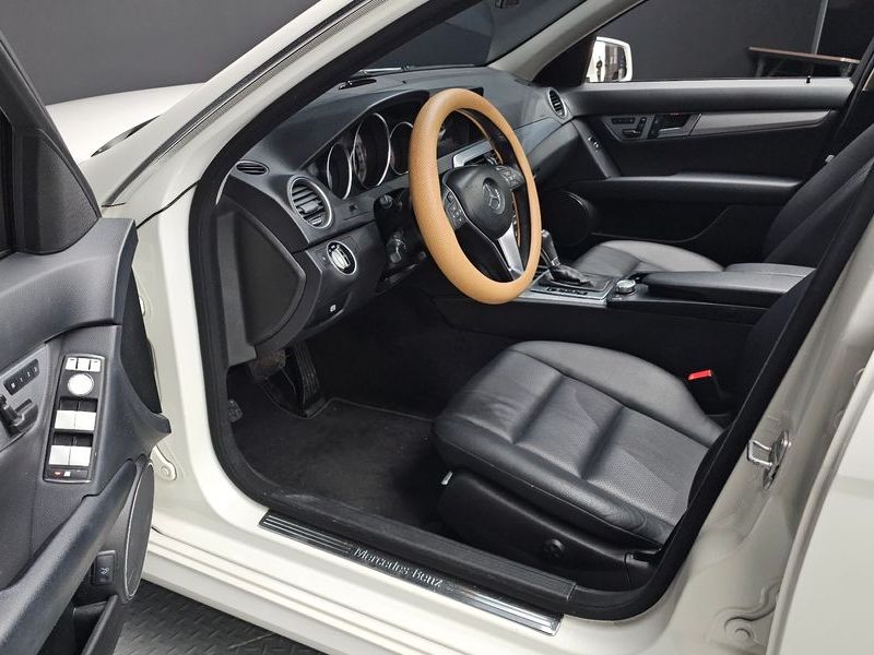 2012 Mercedes-Benz C-Class C200 CGI AVANTGARDE photo 11
